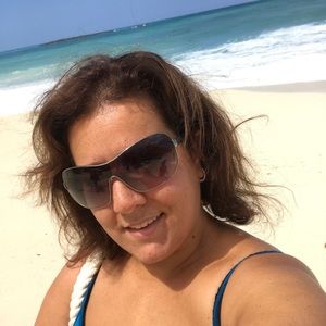 Meet your Posher, Christine